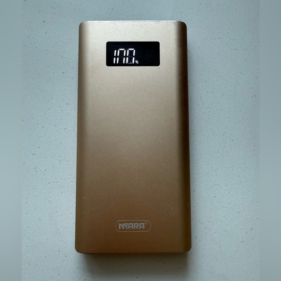 Gold Power Bank 10000mah with Digital Display - Picture 1 of 5